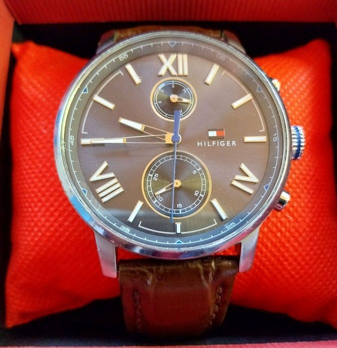 Ceas Tommy Hilfiger.