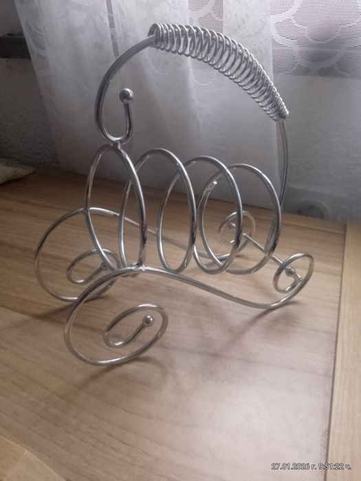 Метална поставка за вино