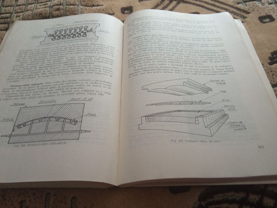 Vând cartea Tehnologia în construcția de avioane și elicoptere vol 1