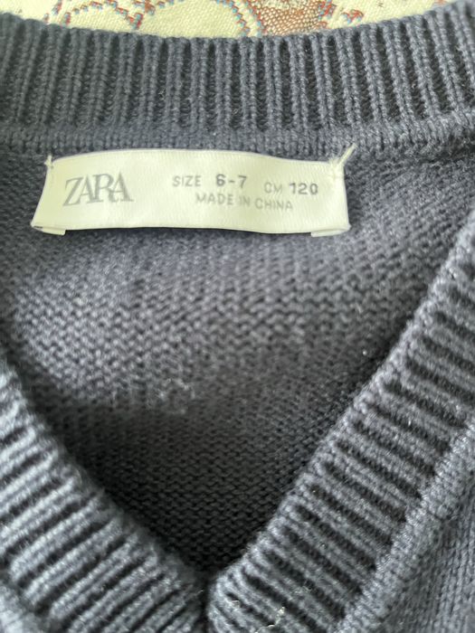 Продам безрукавку zara 122