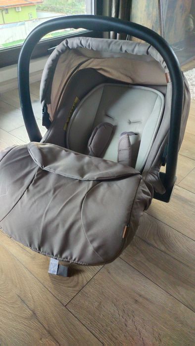 Бебешко столче за кола