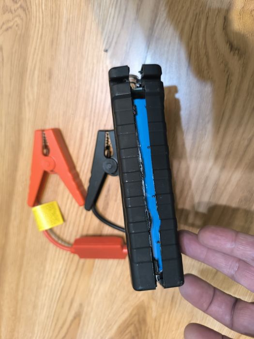 Стартерна батерия