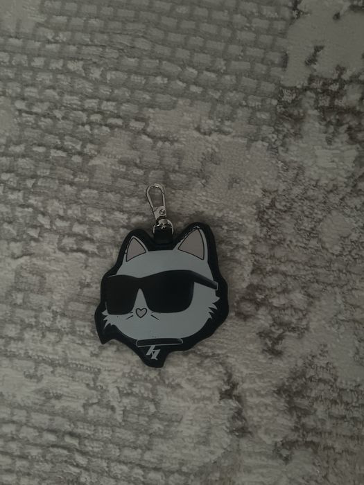 karl lagerfeld сумка удобная,есть пыльник