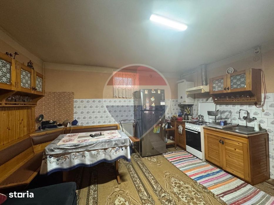 Casă cu 1439 mp teren Semlac la 37 km de Arad ( 2 cai de acces)