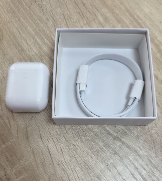 Новые наушники Airpods 2