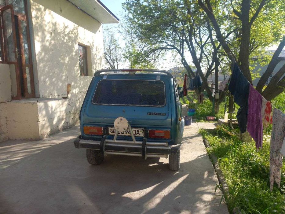 neva mashinasi sotyiladi