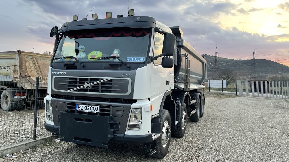 Volvo   FM  8 X 4