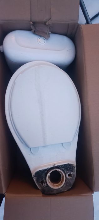 Продам унитаз , бу в нормальном состоянии