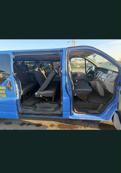 Renault Trafic II / 8+1 LUNG