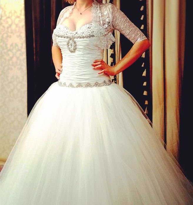 Платья свадебные новые на продажу 600000 за платье