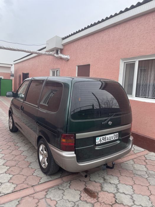 Продам Ниссан серену