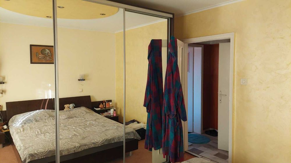 Продава се Многостаен апартамент в Бургас, Славейков - 110 кв.м за 900 €/кв.м - Снимка #1