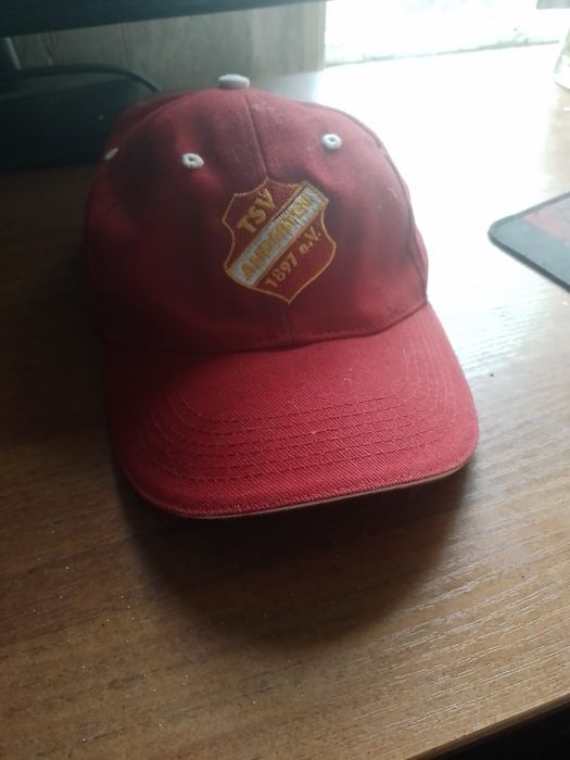 Продам 3 разные кепки