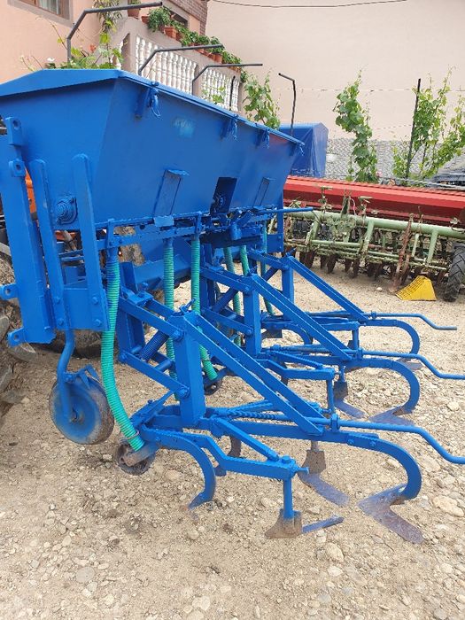 Vând prașitoare,cultivator
