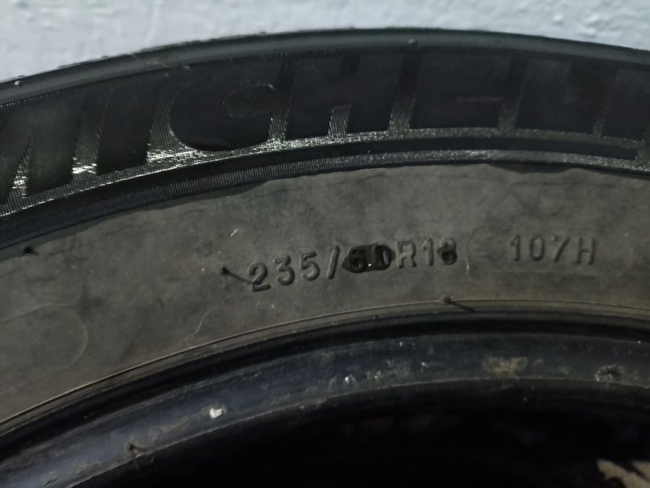 Зимние шины Michelin 235/60/18