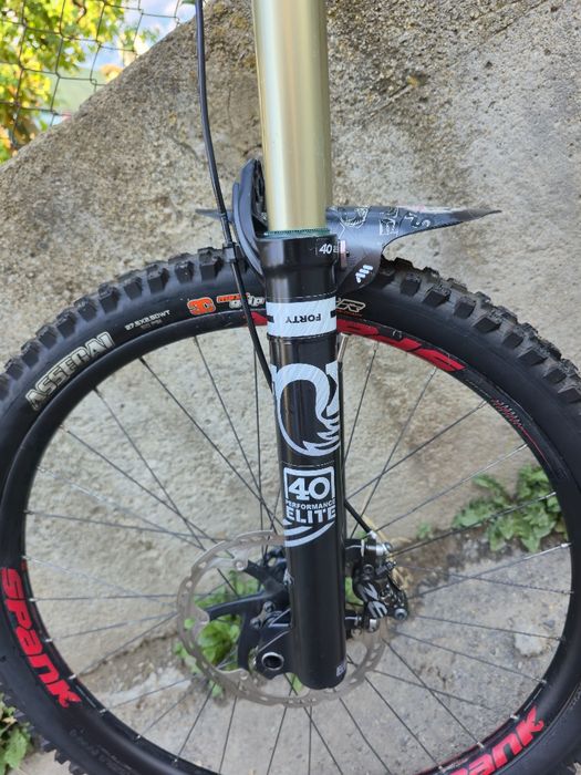 Commencal Supreme 27.5 2020г. М размер Fox 40 Elite, Fox Shox Kashima Float X2 Алуминиев Downhill велосипед
