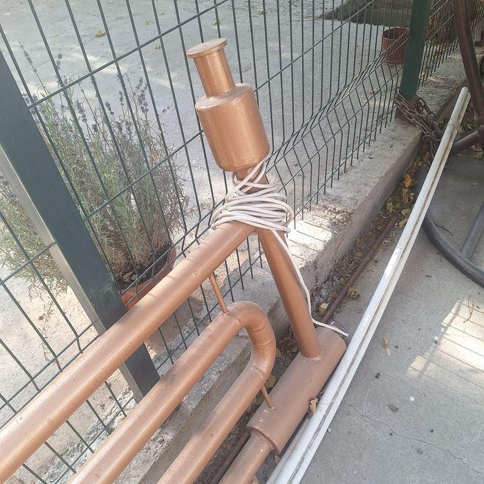 Электрический обогреватель, батарея длиною 2,5 метра, тен 1,1 квт.