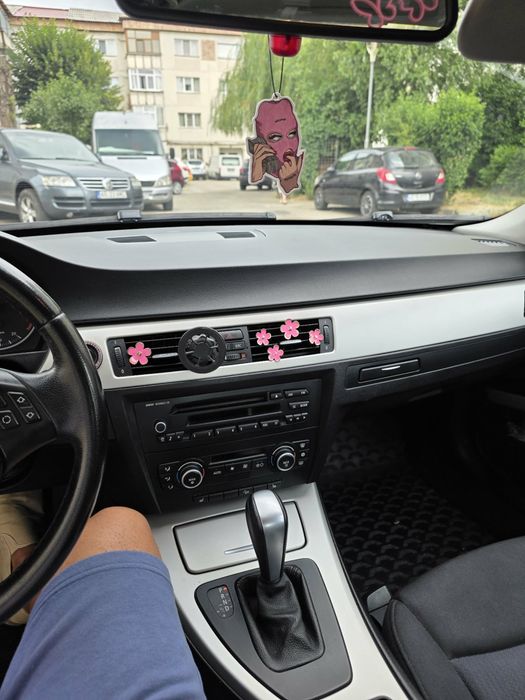 BMW 3 Series 2010 — imagine 5