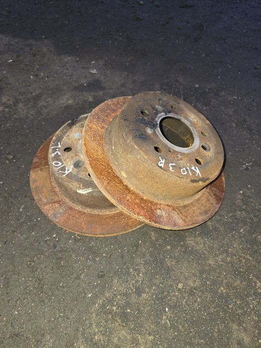 Диски тормозные задние Тойота Камри 10 20 Toyota Camry Gracia Грация