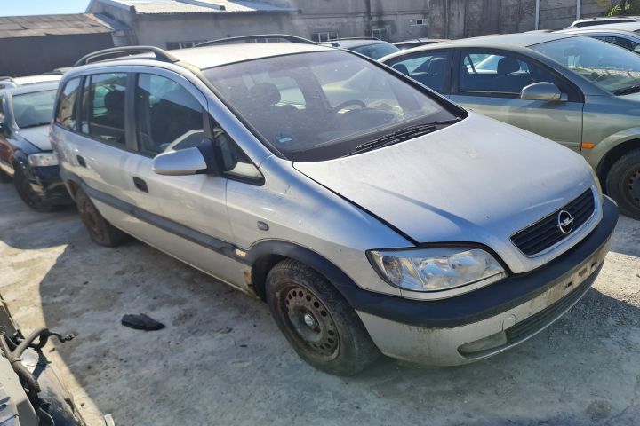 Lampa / Tripla stop dreapta pe aripa Opel Zafira 2000 1.8 MT (115 hp)