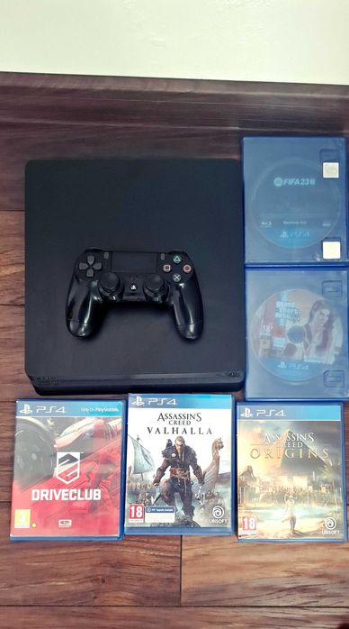 Playstation 4 slim