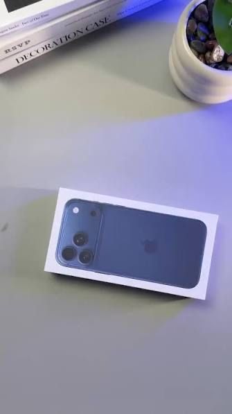 Iphone 17 pro max blue