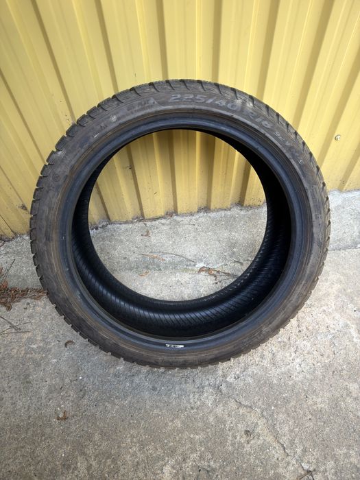 Set 4 anvelope iarna PIRELLI sottozero 3  225. 40. R18 92V