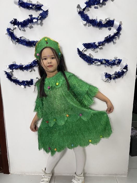 Продам костюм елочки для девочки