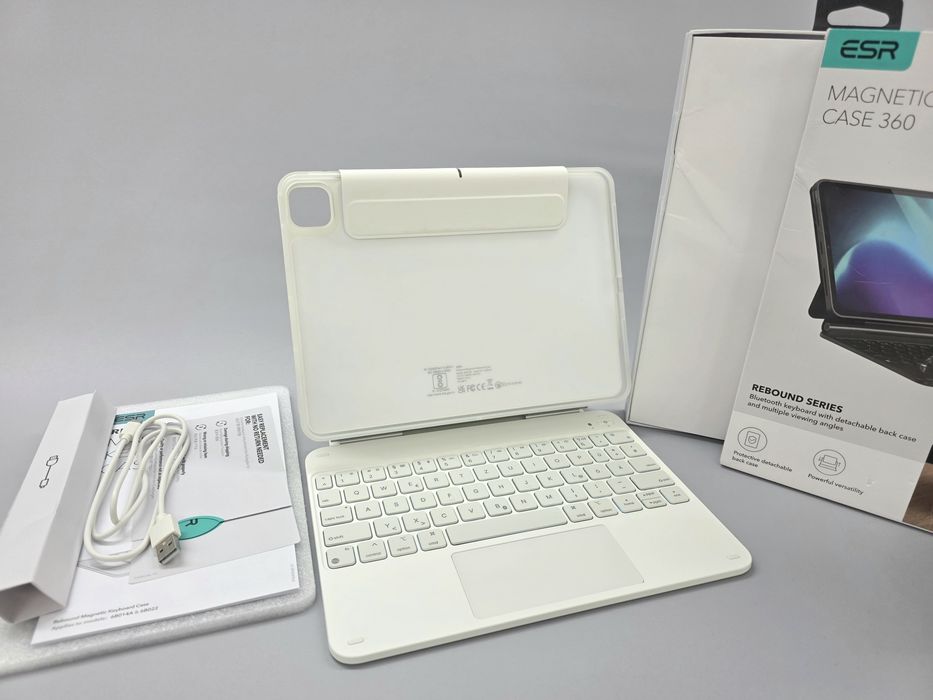 ESR Калъф с клавиатура и тракпад за iPad Air 11", iPad Pro 11" и iPad Air 10.9", бял