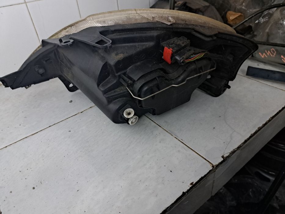 Оригинален фар Citroën C3 ляв десен