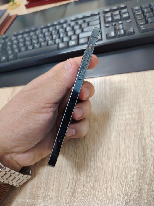 Iphone 12 pro 128 gb batareya 100 % Kuchaytirilgan qo'ydim yaqinda