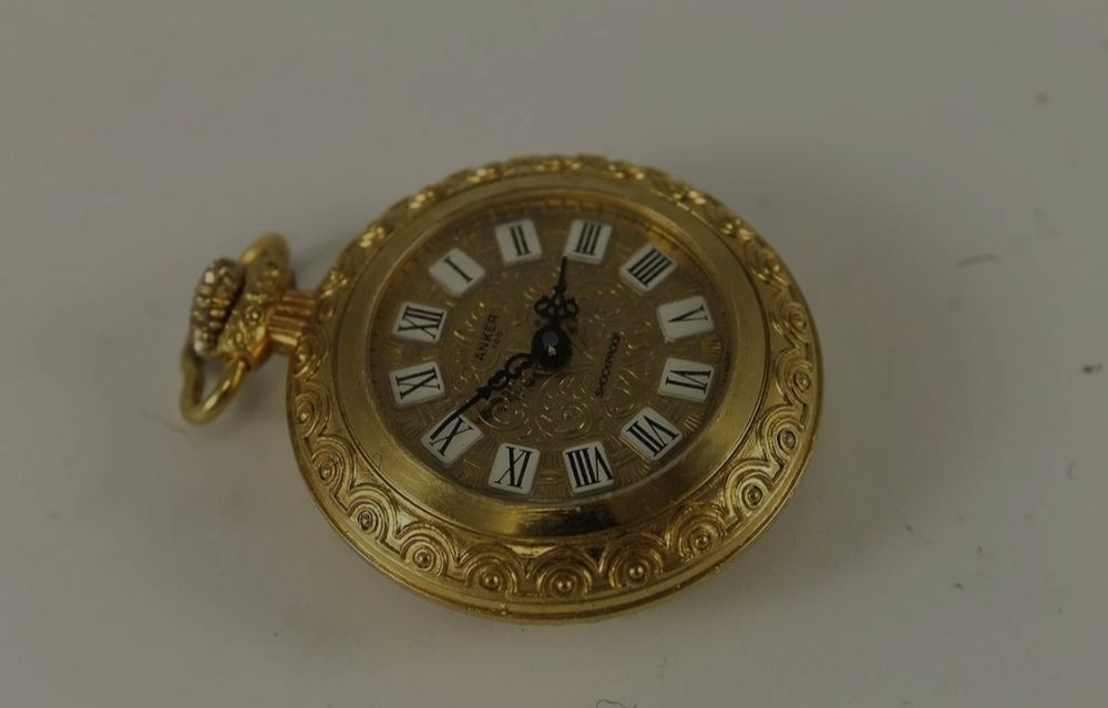 Дамски джобен часовник Anker 100