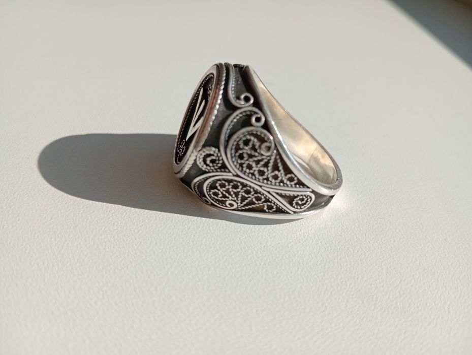 Продам серебренныи кольцо для мужчинь