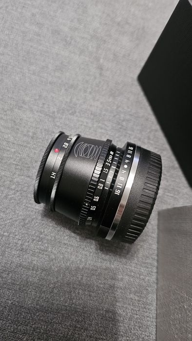 Vând obiectiv MF, TTArtisan 35mm F1.4 montura Fujifilm X