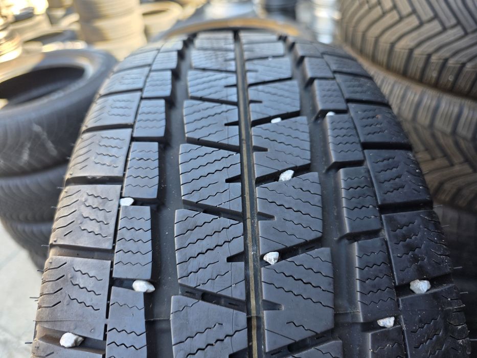 1бр Зимна гума за Бус/Ван - 215 65 15 С - Falken- DOT 2023