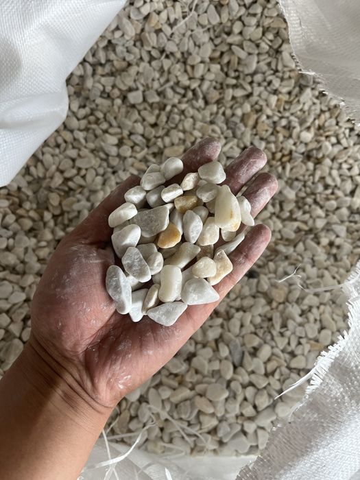 Мрамор крошка,Белый щебень Галька Актас