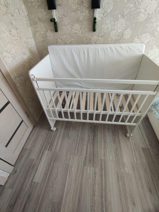 Продам детскую кроватку