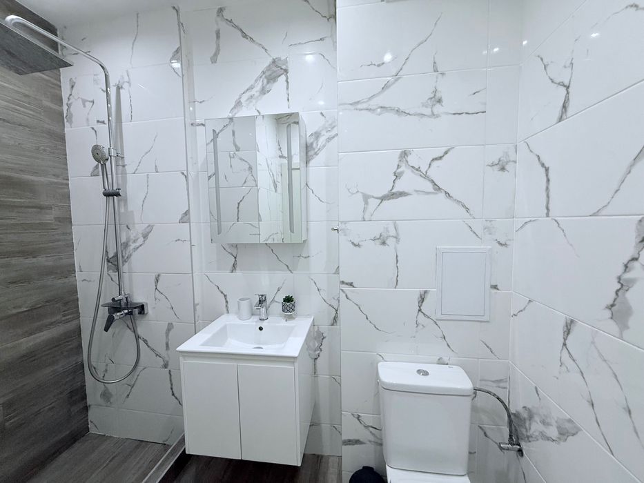 Дава се под наем Двустаен апартамент в София, Витоша - 70 кв.м за 61.2 € - Снимка #2