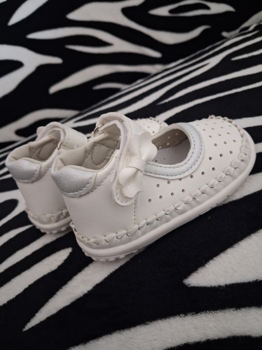 Sandale fetițe numărul 18