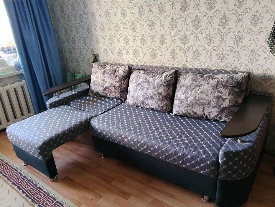 Продам диван б/у в хорошем состоянии