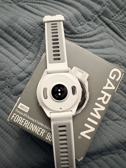 Продам смарт часы Garmin Forerunner 965