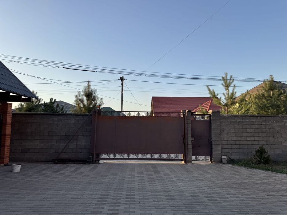 Продается коттедж экологической чистом районе.