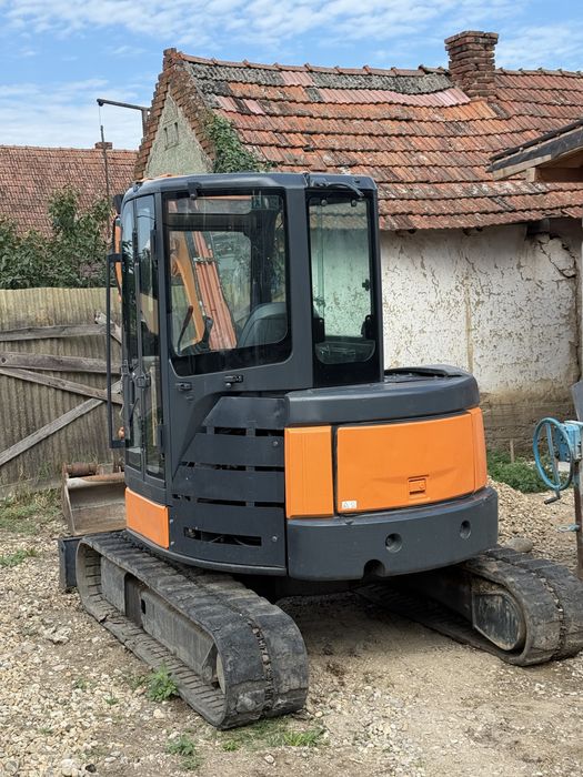 Escavator Hitachi ZX55     5.4Tone