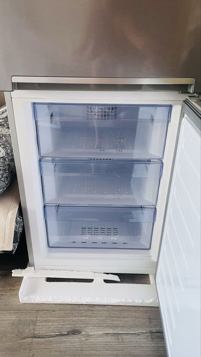 Продавам хладилник  Beko
