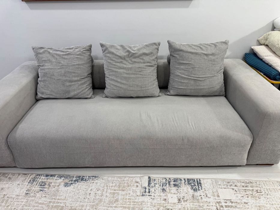 Продаю срочно диван