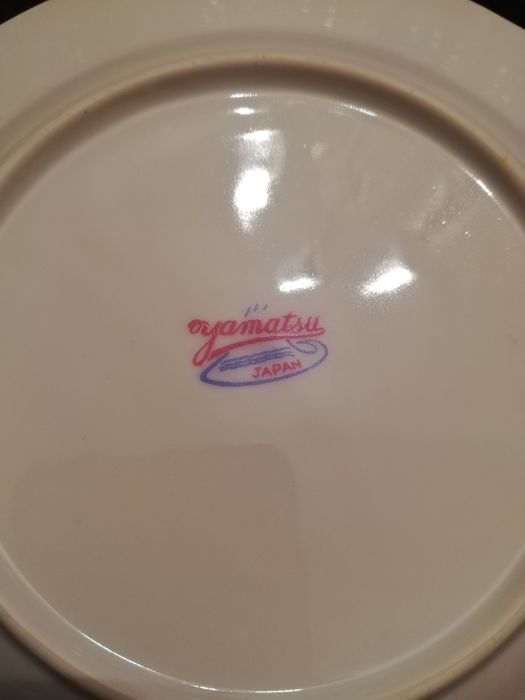 Тарелки японские двух видов