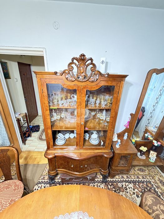 Mobilier vechi sufragerie, comoda vanity