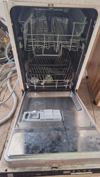 Посудомойка Электролюкс