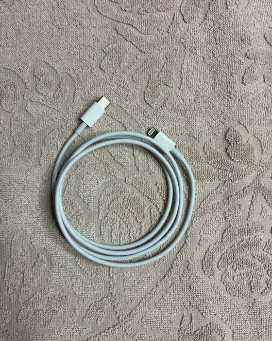 Оригинал шнур usb на Iphone