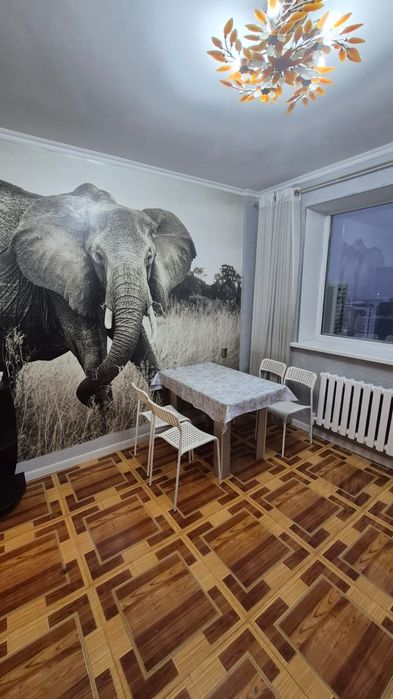 Сдаёт 2 ком. кв. посуточно